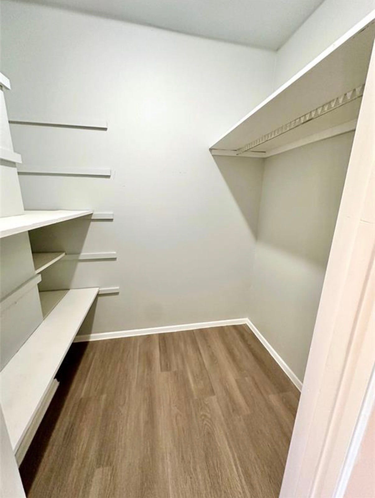 3860 Laura Leigh Drive, Friendswood, TX 77546 3860 Laura Leigh Drive, Friendswood, TX 77546