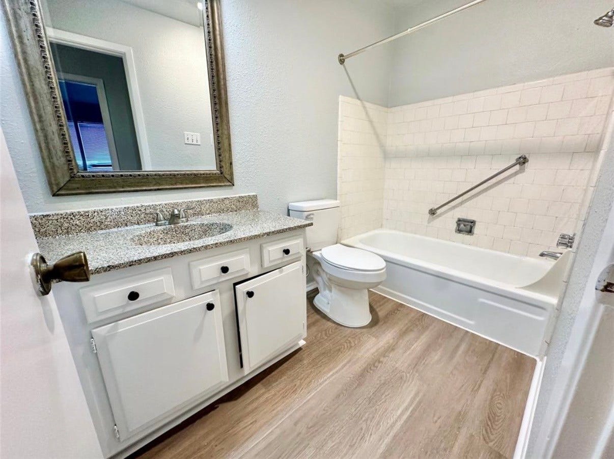 3860 Laura Leigh Drive, Friendswood, TX 77546 3860 Laura Leigh Drive, Friendswood, TX 77546