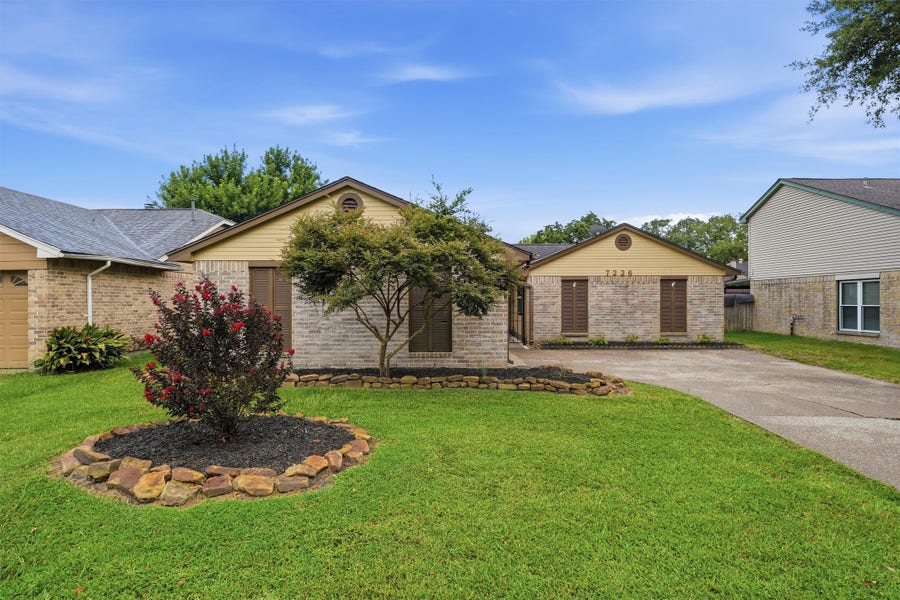 Property photo for 7226 Thicket Trail Drive, Humble, TX
