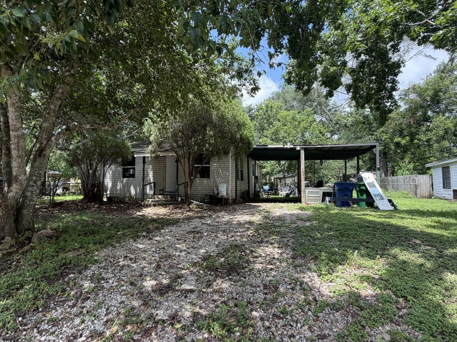 Property photo for 808 S Anderson Street, Angleton, TX