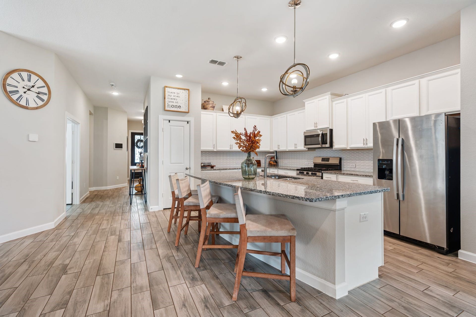 It's difficult to tell in photos but this kitchen is very large.