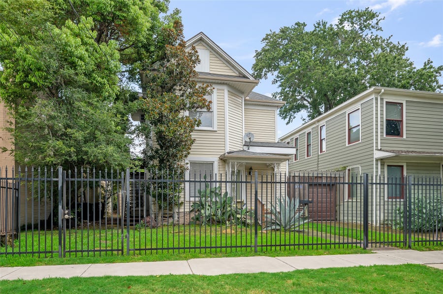 Property photo for 211 Emerson Street, Houston, TX