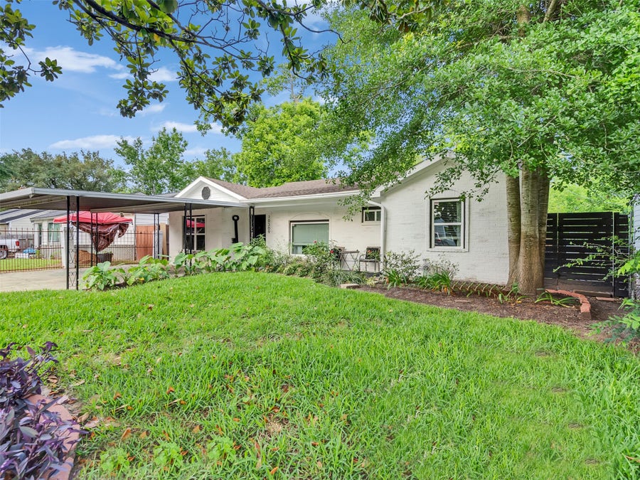 Property photo for 10309 Chesterfield Drive, Houston, TX