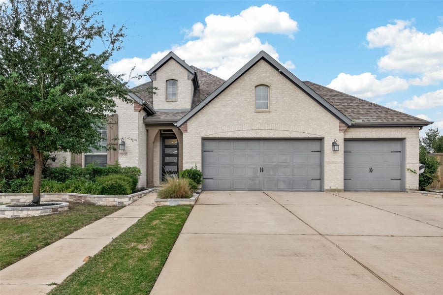 Property photo for 23735 Kingston Ridge Way, Katy, TX