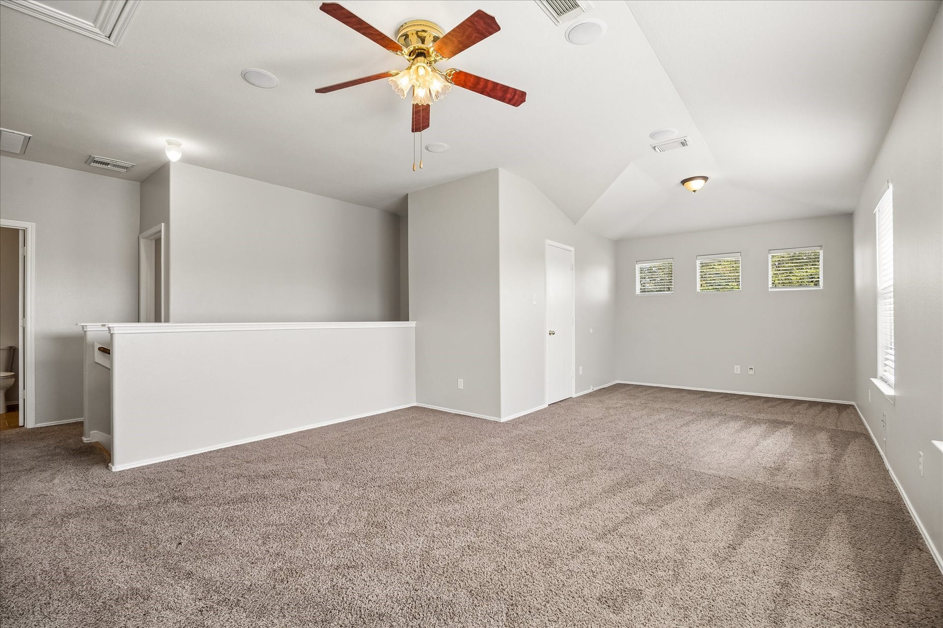 223 Sunset Colony Drive, Rosharon, TX 77583 Its all fun and games in this supersized game room with plush carpet, fresh paint, a cooling ceiling fan and built-in ceiling speakers ready to set the mood with your favorite playlist.