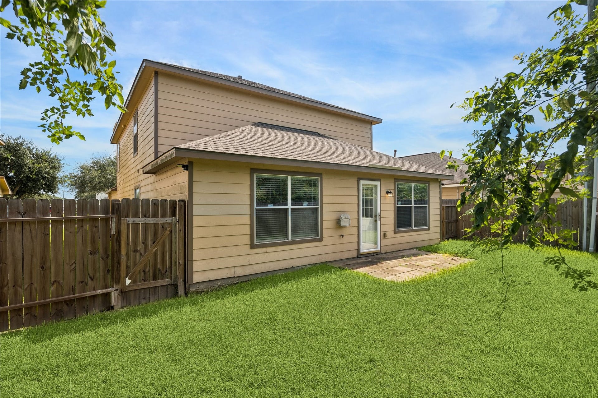 223 Sunset Colony Drive, Rosharon, TX 77583 Step outside to a spacious backyard with room to grow, play and create the outdoor setup youve been dreaming about, all tucked into a quiet cul-de-sac setting with no rear neighbors.