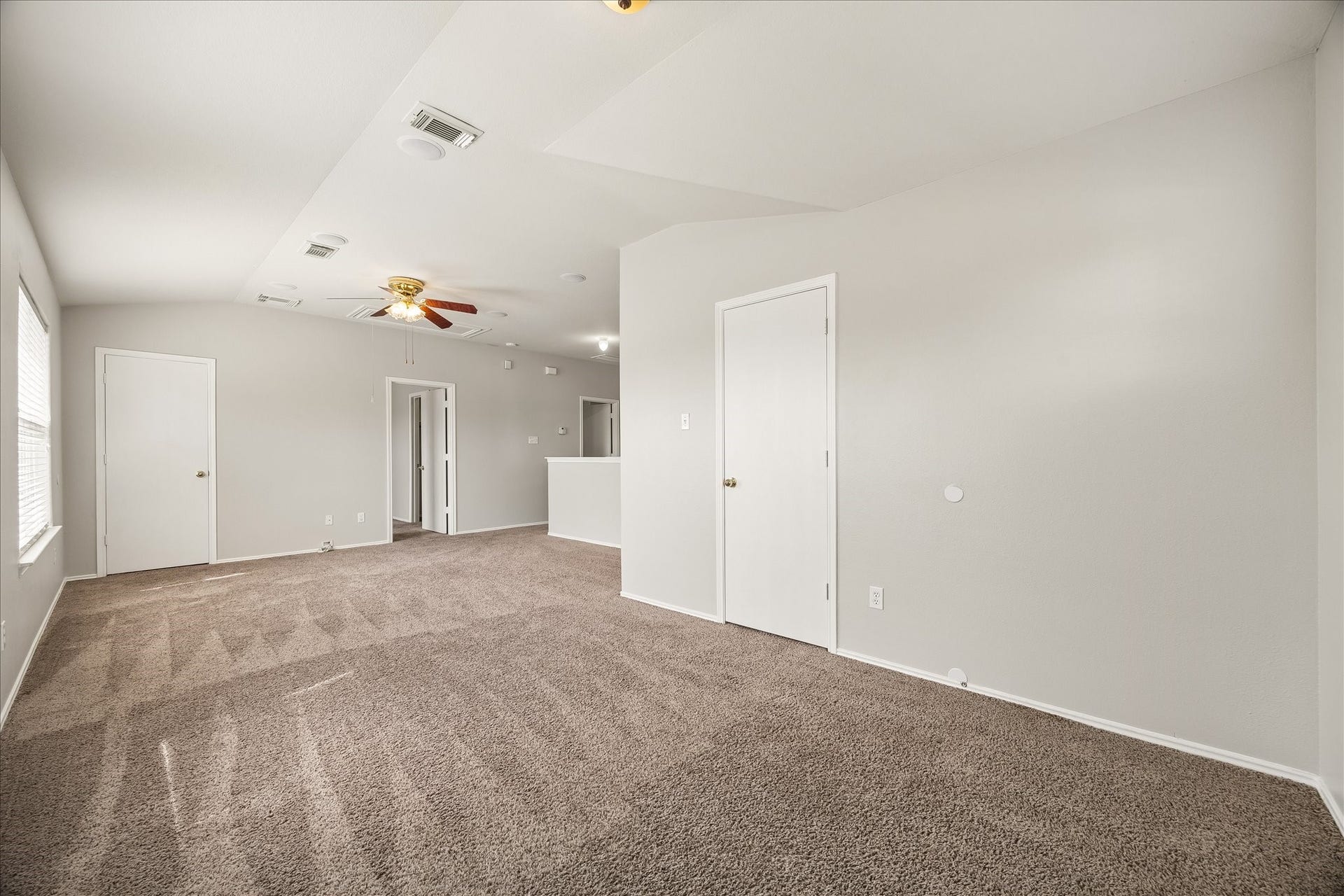 223 Sunset Colony Drive, Rosharon, TX 77583 Flexibility is the name of the game here, with two large closets, plenty of room to make it your own and the option to easily convert this space into another bedroom.