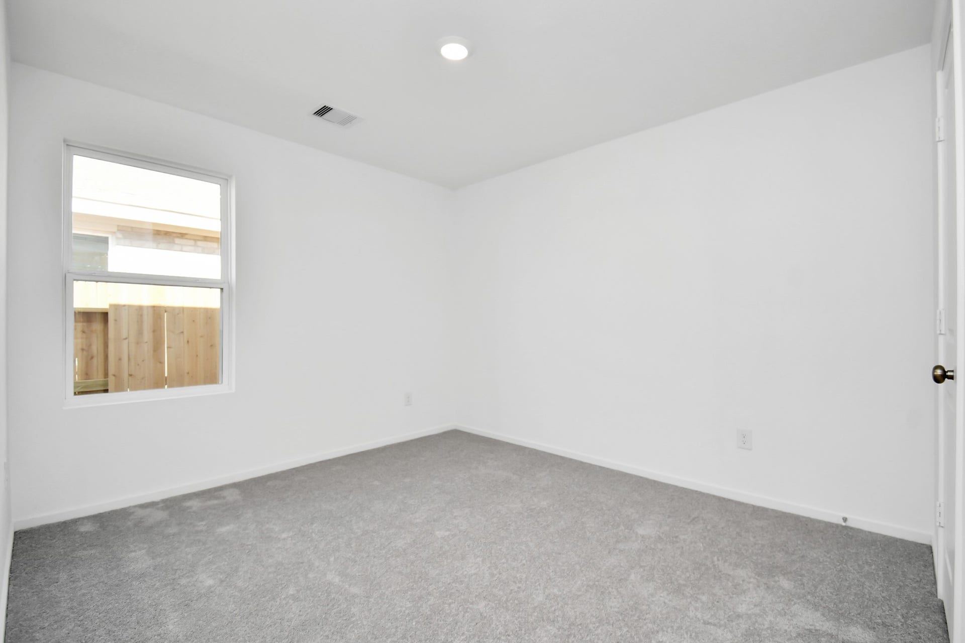 Guest bedroom #1