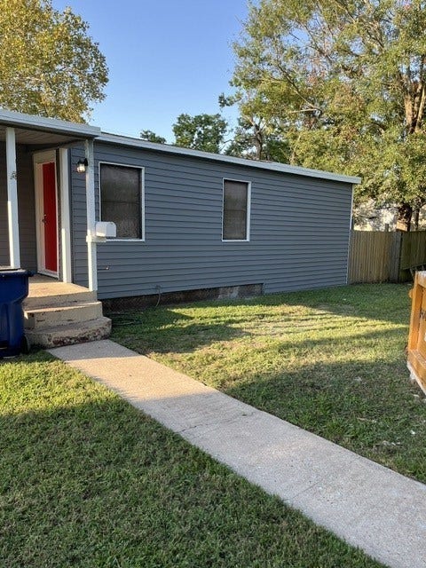 Property photo for 911 16th Avenue N, Texas City, TX