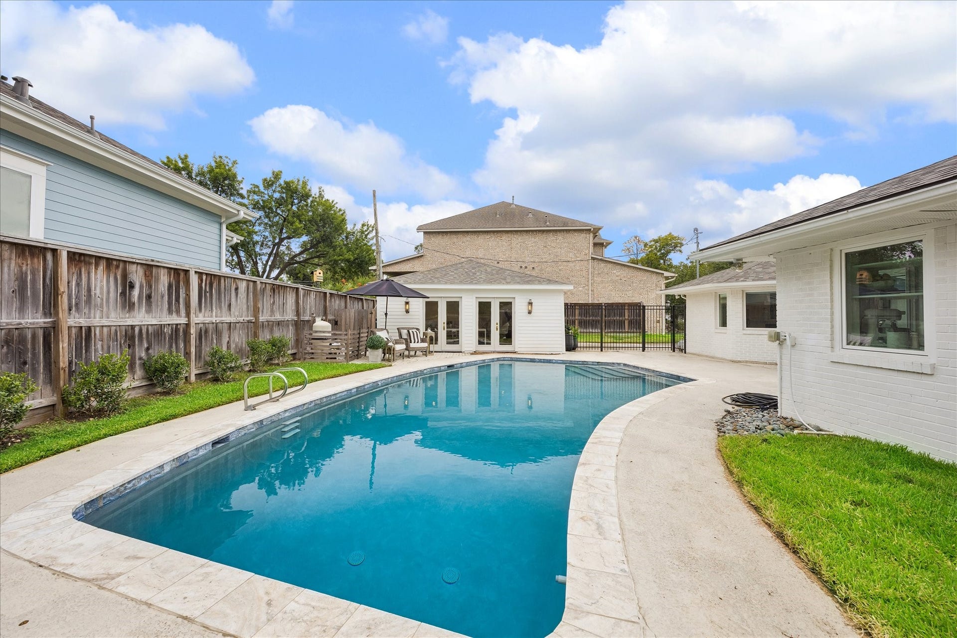 3702 Linkwood Drive, Houston, TX 77025 Over the past year, the Sellers re-plastered swimming pool, replaced pool decking, painted the concrete decking and enhanced the landscaping as well as converting the garage into a pool house/guest quarters (496 sf) with full bath and large closet.