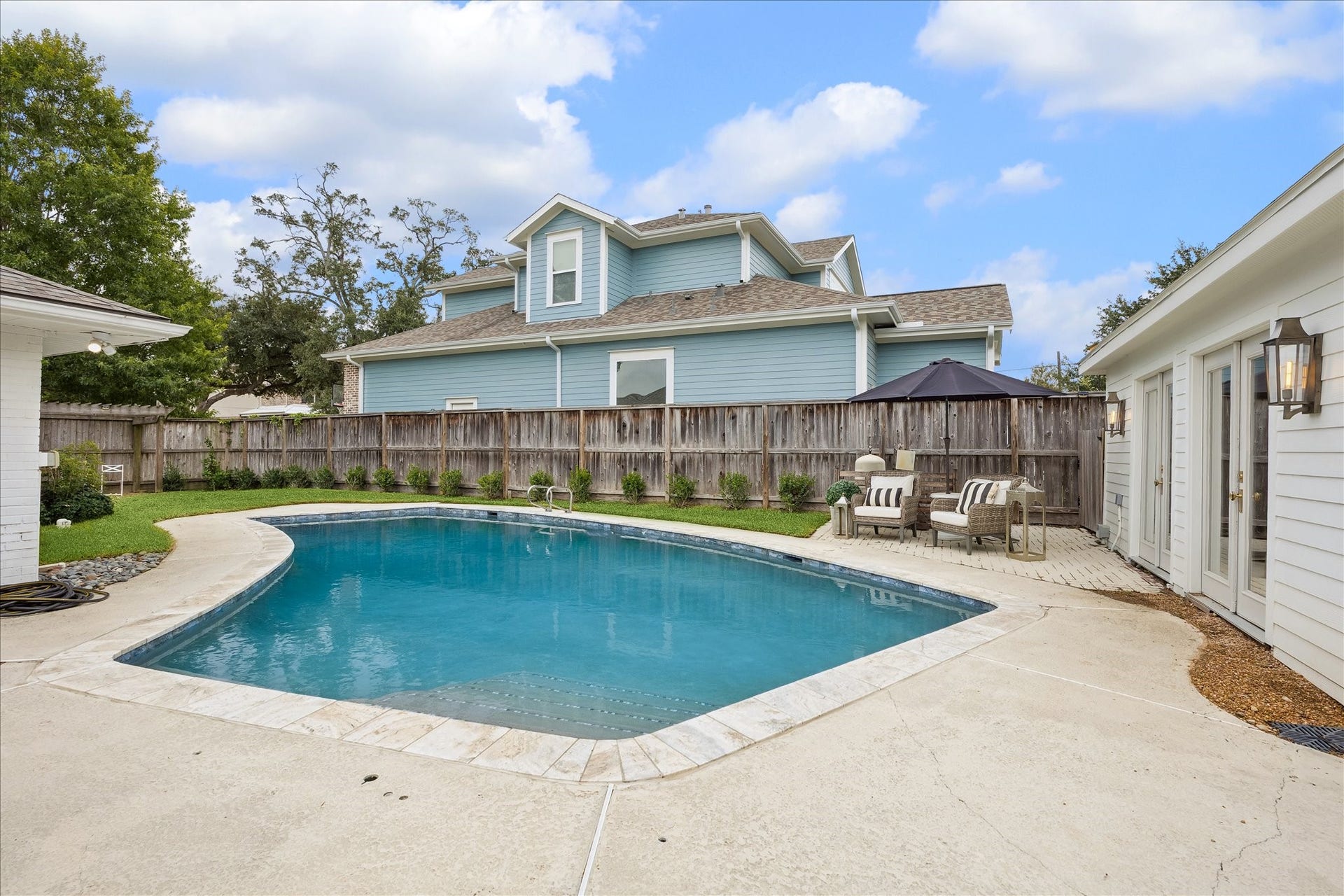 3702 Linkwood Drive, Houston, TX 77025 Safety pool fence not pictured but conveys with sale of home.