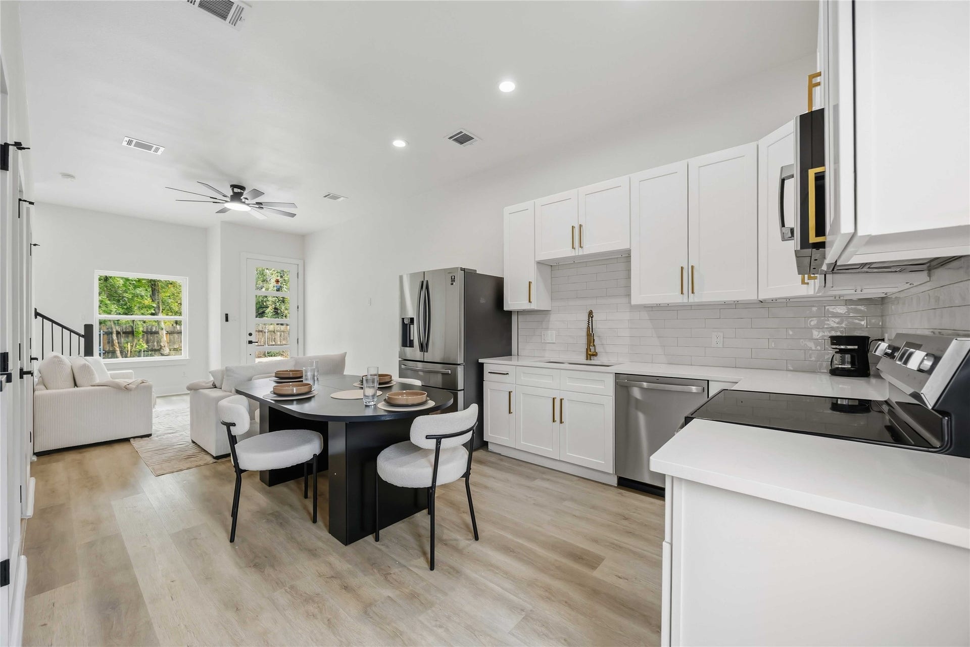 7221 Sandra Street, #A-B, Houston, TX 77028 7221 Sandra Street, #A-B, Houston, TX 77028