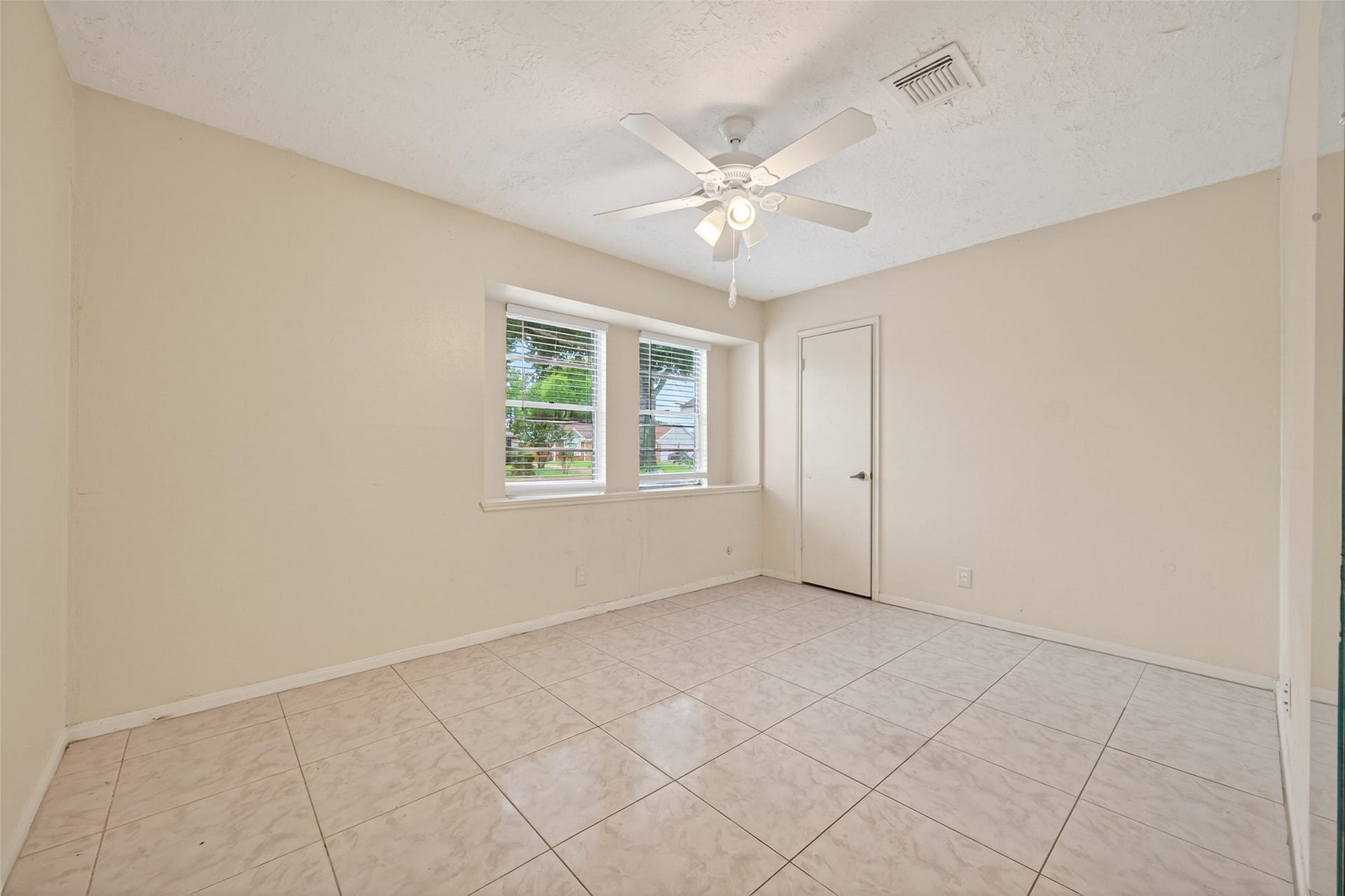 9318 Benning Drive, Houston, TX 77031 9318 Benning Drive, Houston, TX 77031