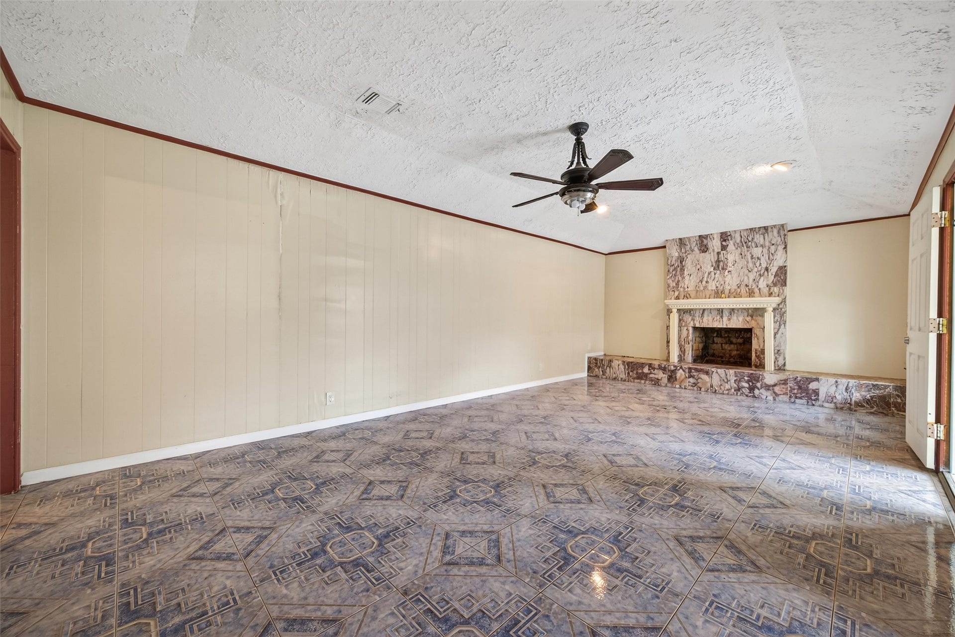 9318 Benning Drive, Houston, TX 77031 9318 Benning Drive, Houston, TX 77031