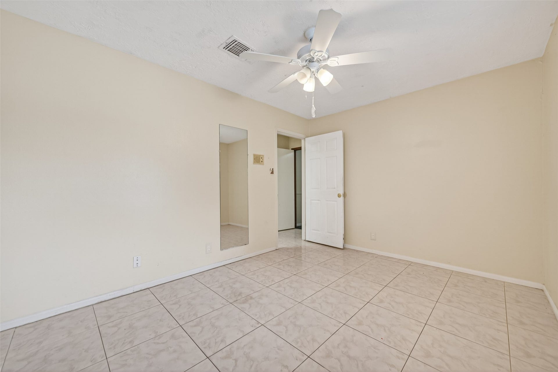 9318 Benning Drive, Houston, TX 77031 9318 Benning Drive, Houston, TX 77031