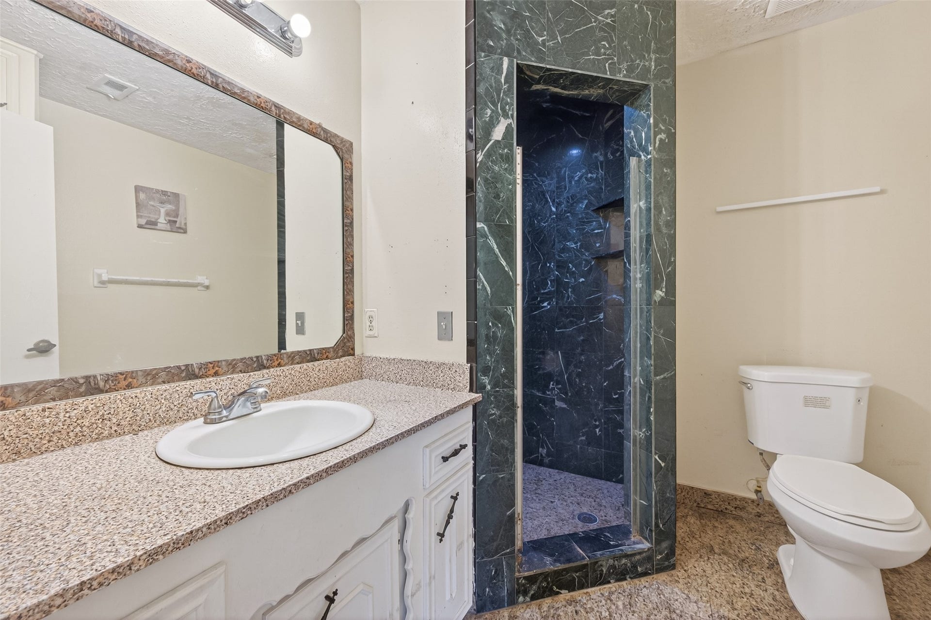 9318 Benning Drive, Houston, TX 77031 9318 Benning Drive, Houston, TX 77031
