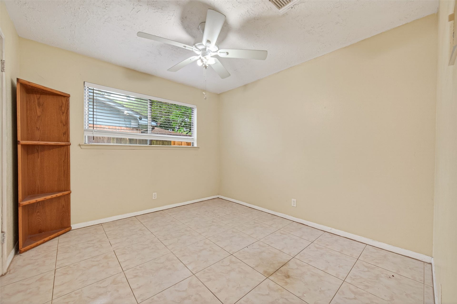 9318 Benning Drive, Houston, TX 77031 9318 Benning Drive, Houston, TX 77031