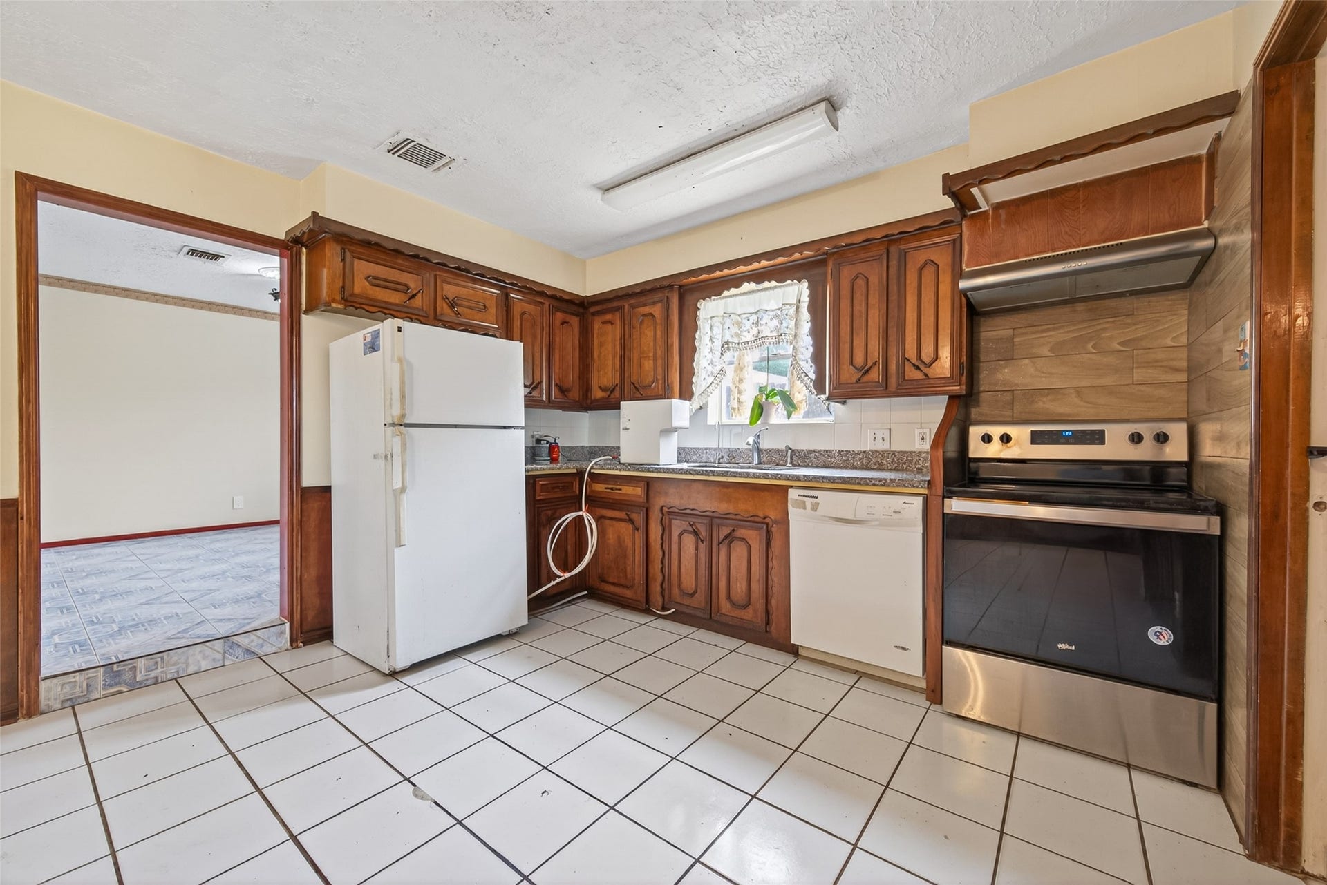 9318 Benning Drive, Houston, TX 77031 9318 Benning Drive, Houston, TX 77031