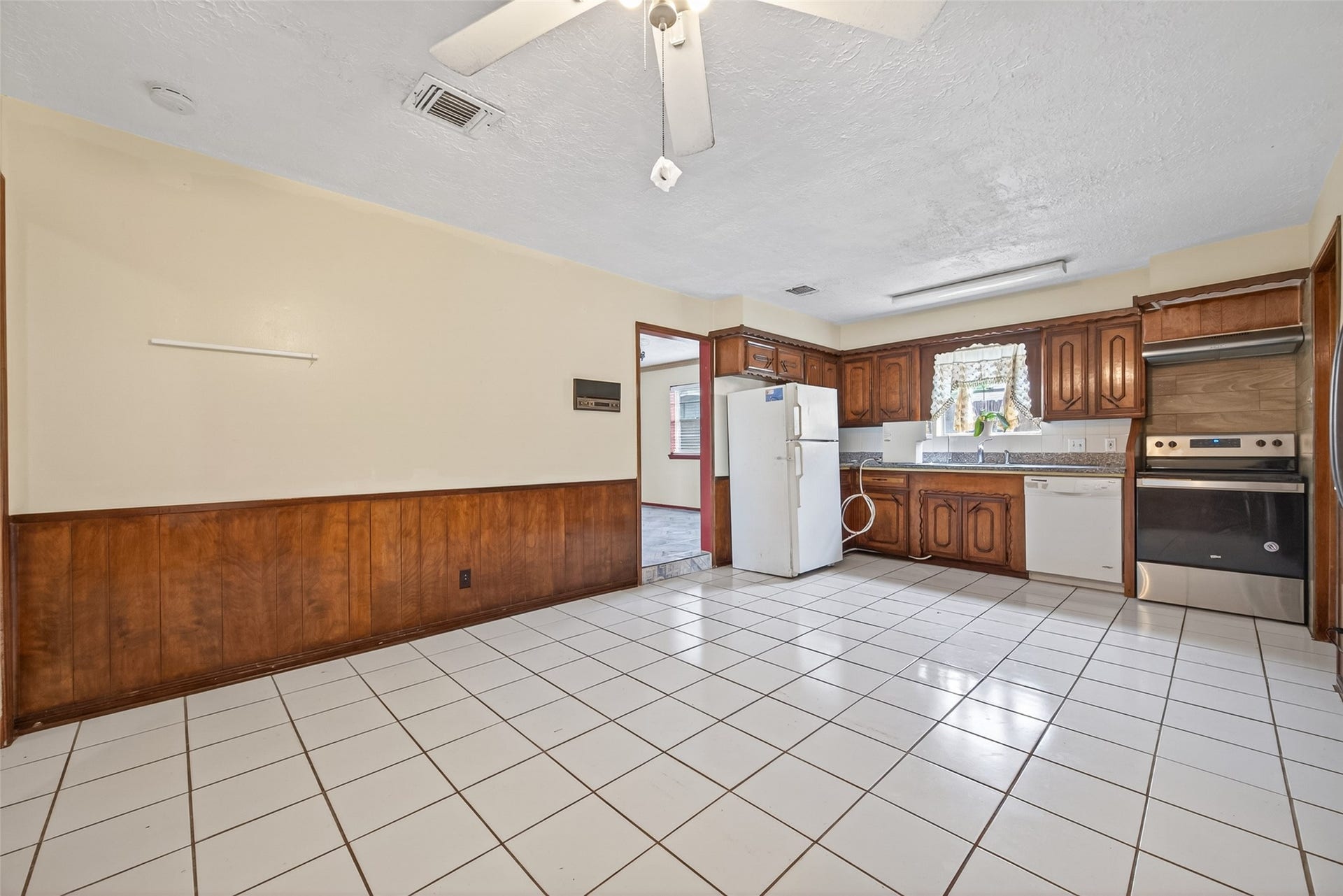 9318 Benning Drive, Houston, TX 77031 9318 Benning Drive, Houston, TX 77031