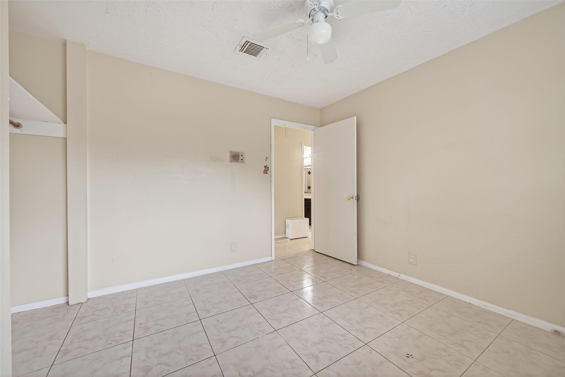 9318 Benning Drive, Houston, TX 77031 9318 Benning Drive, Houston, TX 77031