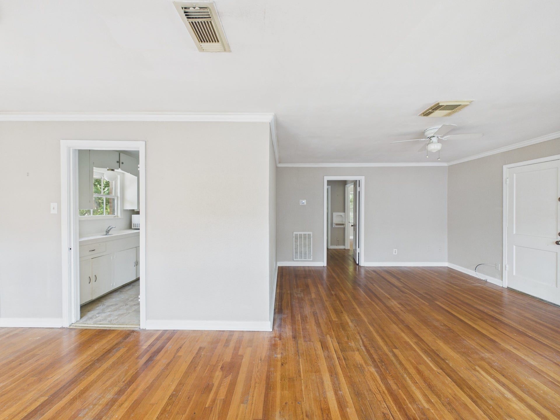 4502 Larch Lane, Bellaire, TX 77401 4502 Larch Lane, Bellaire, TX 77401