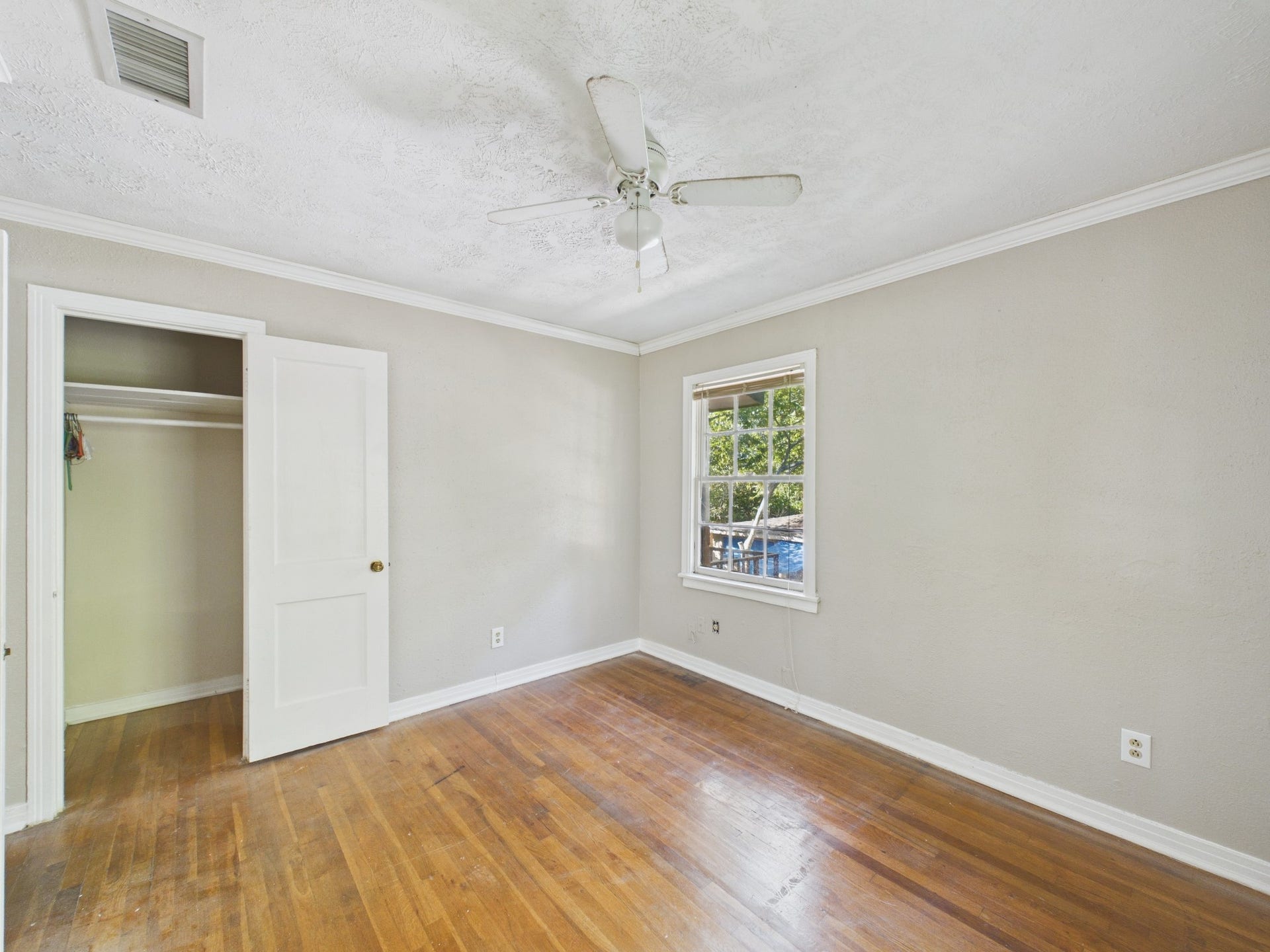 4502 Larch Lane, Bellaire, TX 77401 Second Walk-in