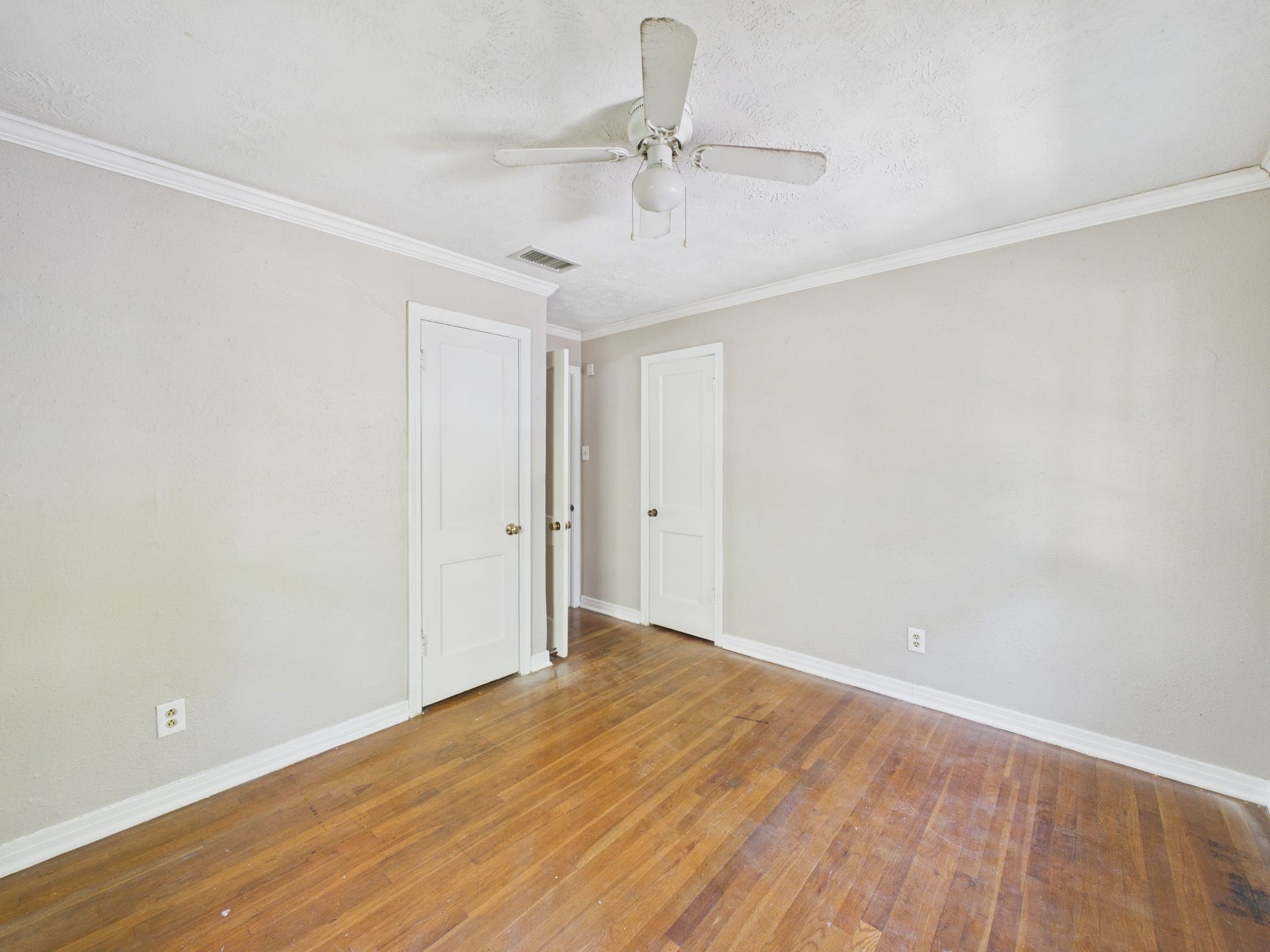 4502 Larch Lane, Bellaire, TX 77401 Second Walk-in