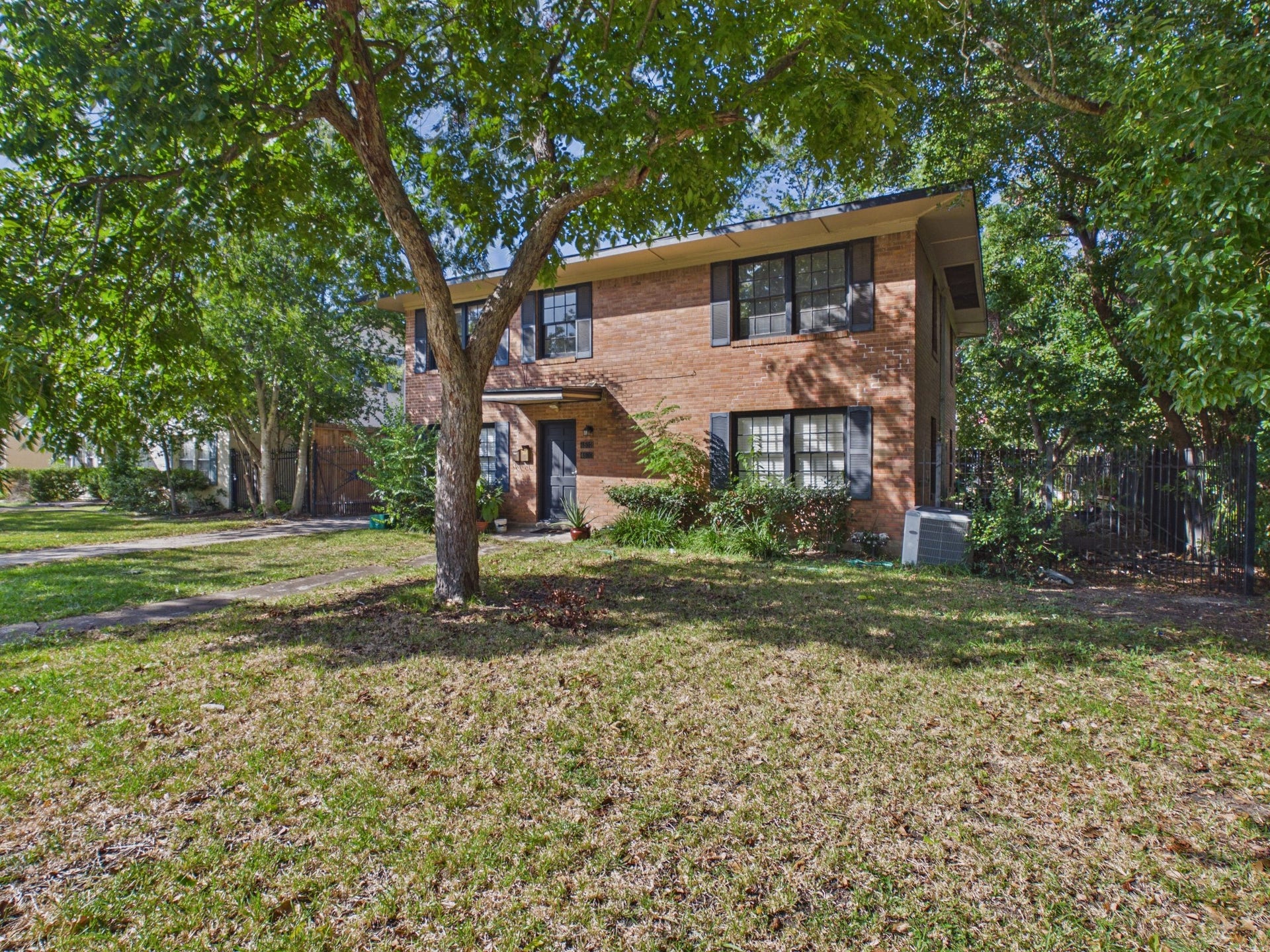 4502 Larch Lane, Bellaire, TX 77401 4502 Larch Lane, Bellaire, TX 77401