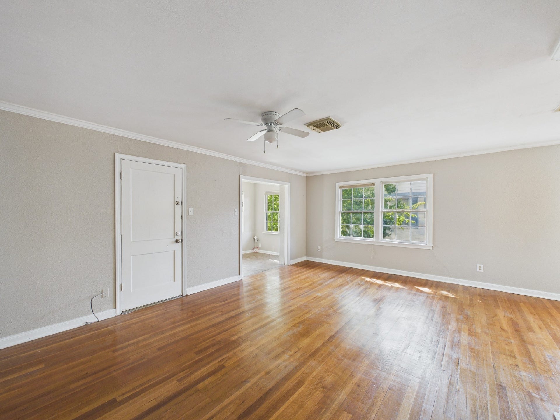 4502 Larch Lane, Bellaire, TX 77401 4502 Larch Lane, Bellaire, TX 77401