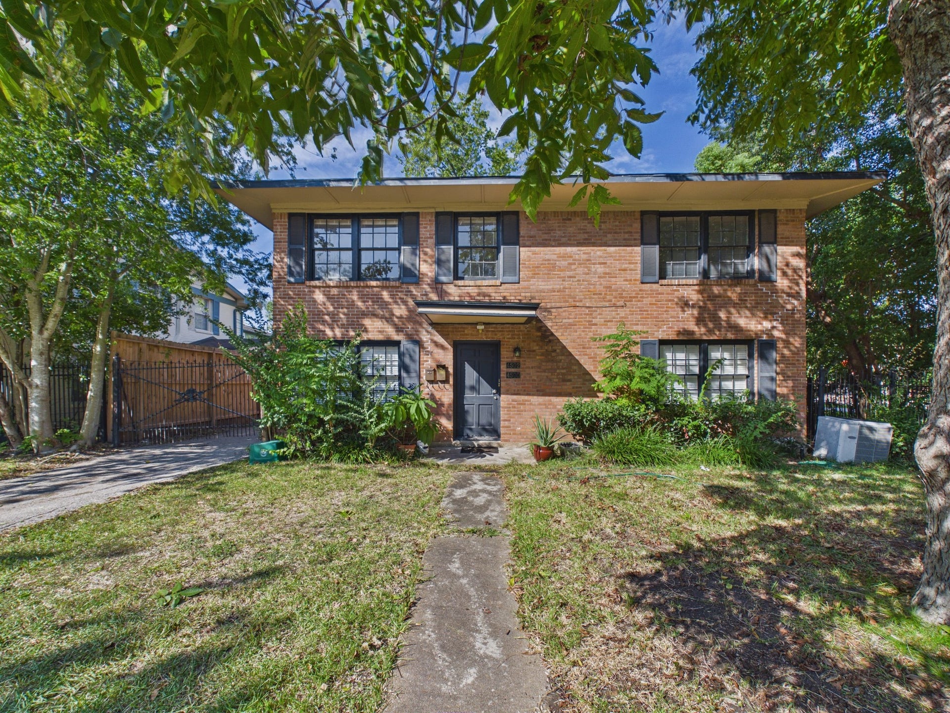 4502 Larch Lane, Bellaire, TX 77401 4502 Larch Lane, Bellaire, TX 77401
