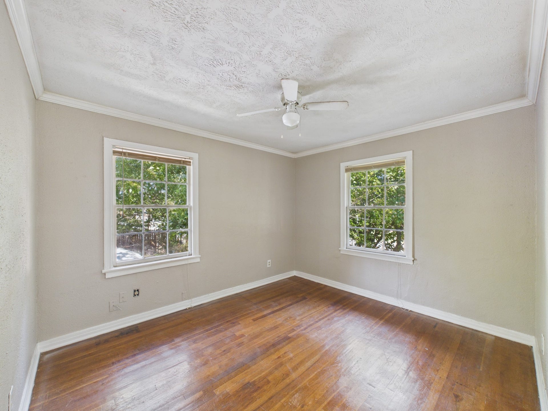 4502 Larch Lane, Bellaire, TX 77401 Second Bedroom with Two Closets