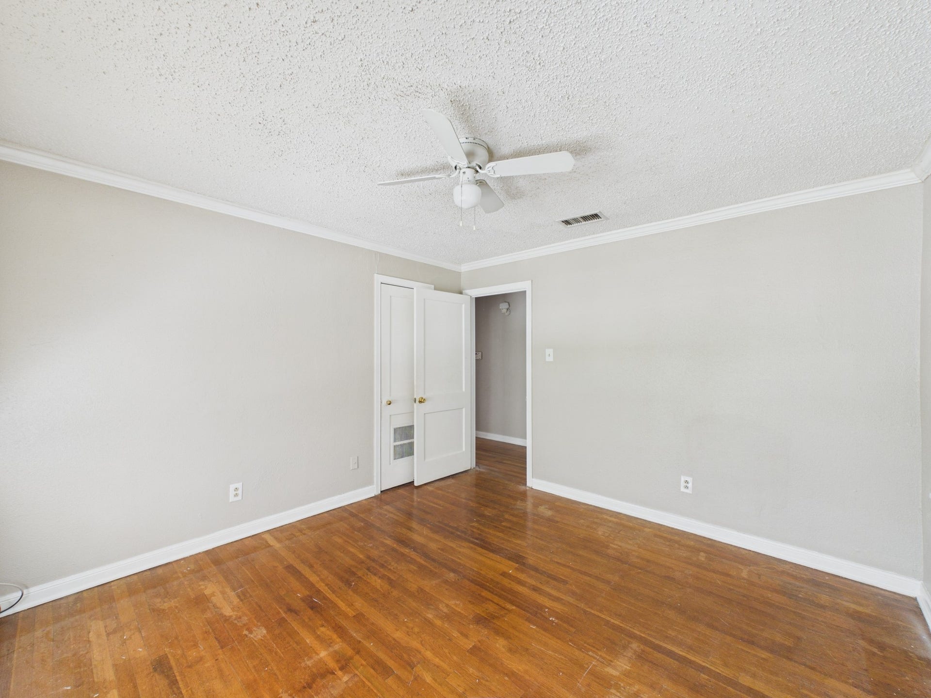 4502 Larch Lane, Bellaire, TX 77401 4502 Larch Lane, Bellaire, TX 77401
