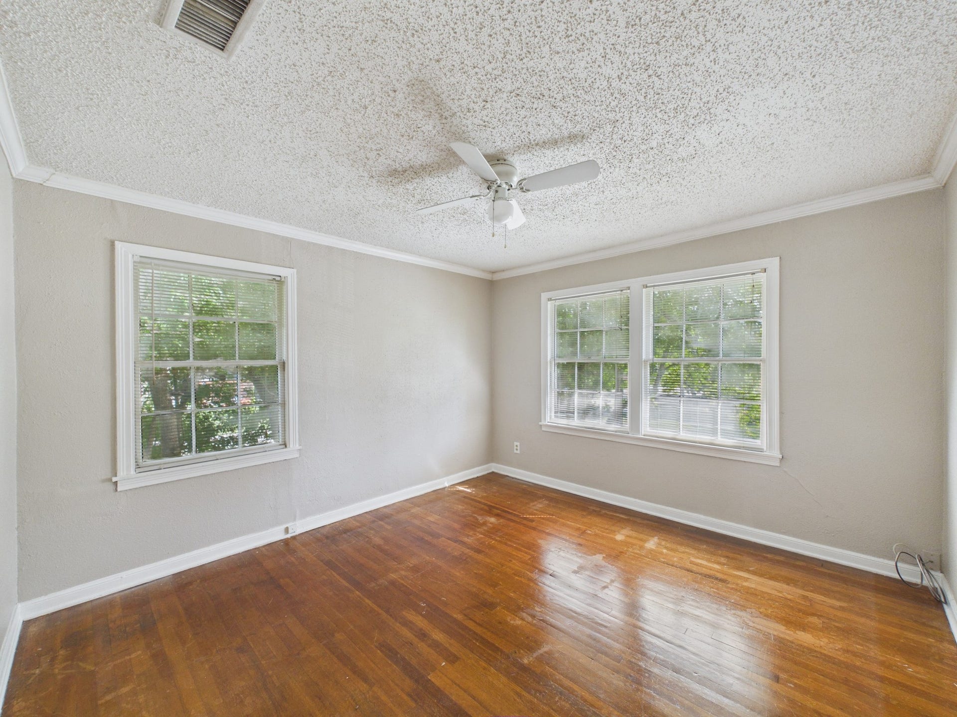 4502 Larch Lane, Bellaire, TX 77401 Larger First Bedroom
