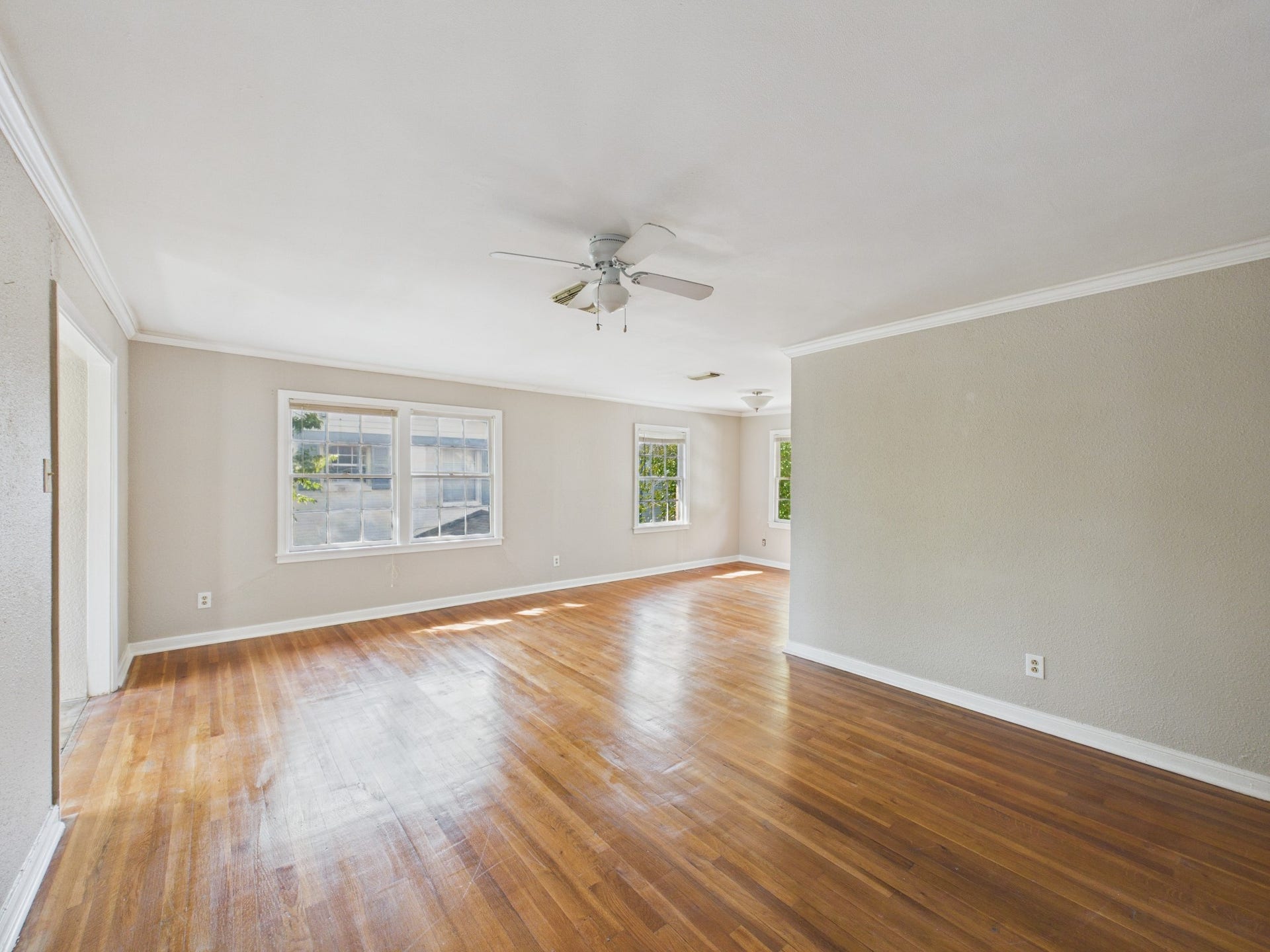 4502 Larch Lane, Bellaire, TX 77401 4502 Larch Lane, Bellaire, TX 77401