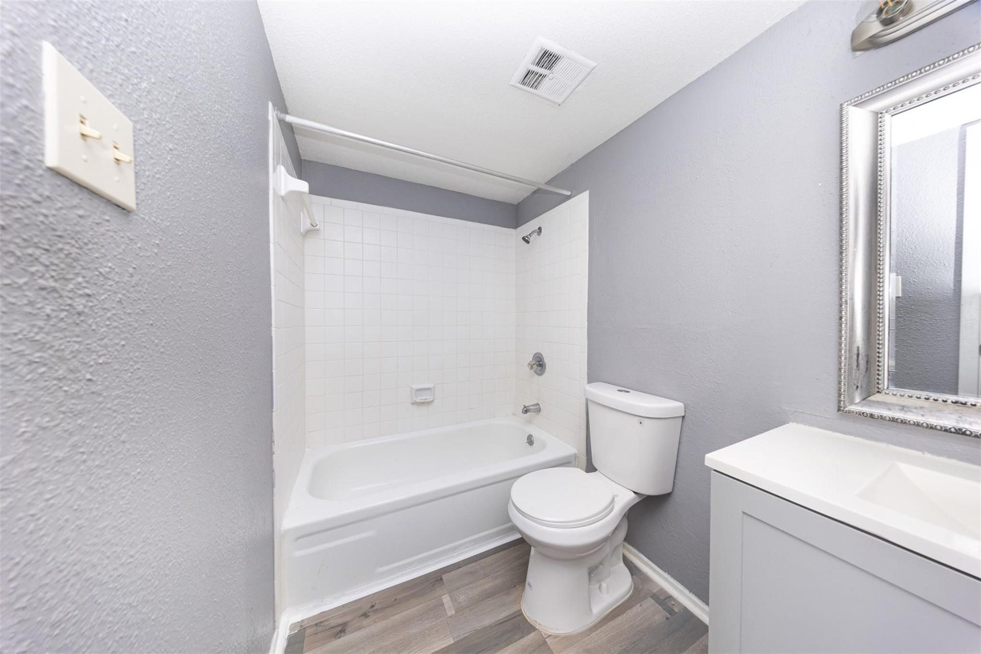 13480 S Thorntree Drive, #1206, Houston, TX 77015 13480 S Thorntree Drive, #1206, Houston, TX 77015