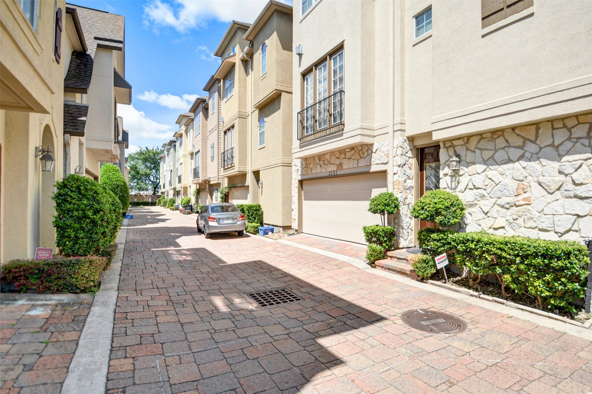 2731 Sherwin Street, Houston, TX 77007 2731 Sherwin Street, Houston, TX 77007