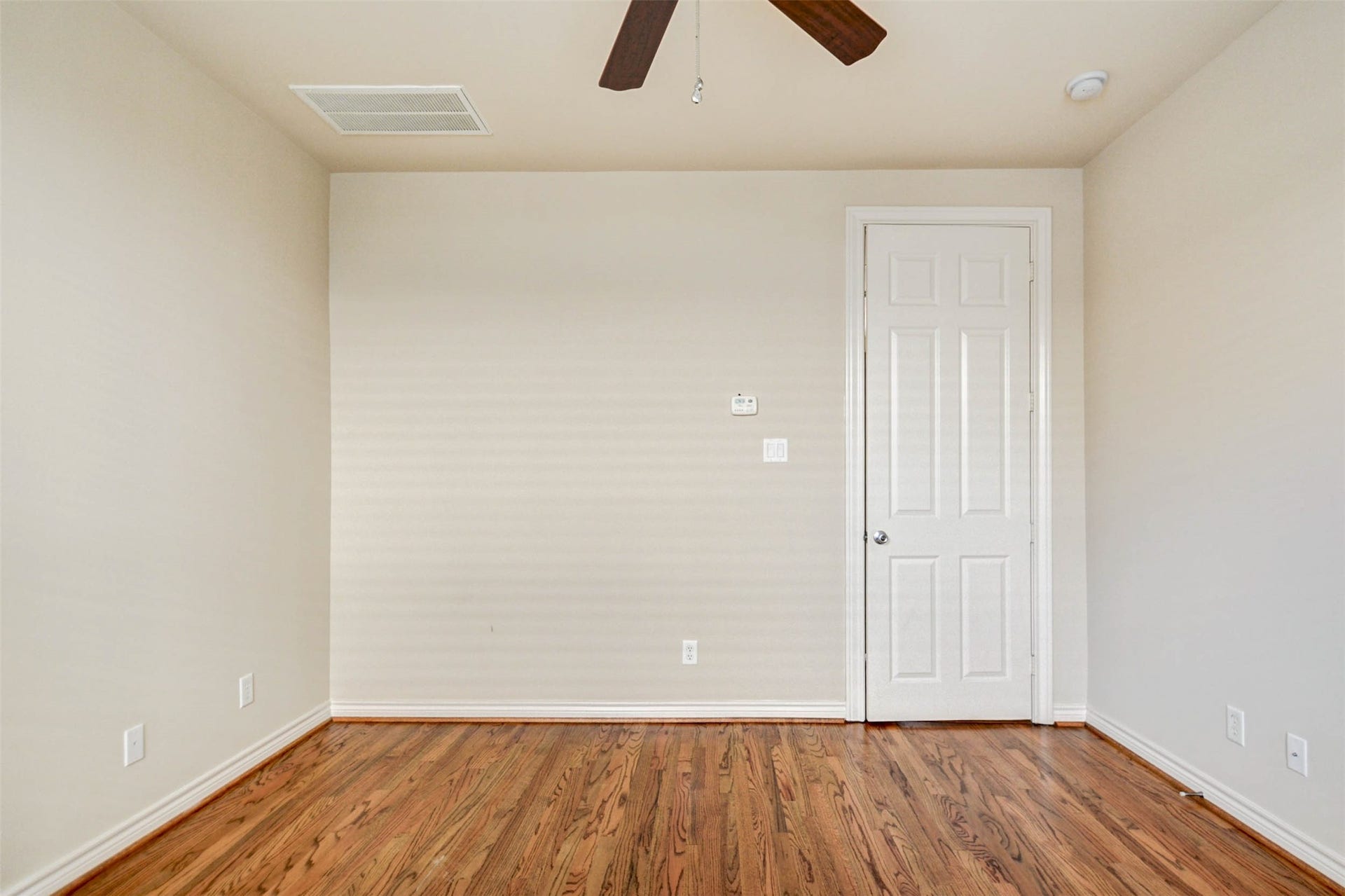 2731 Sherwin Street, Houston, TX 77007 2731 Sherwin Street, Houston, TX 77007
