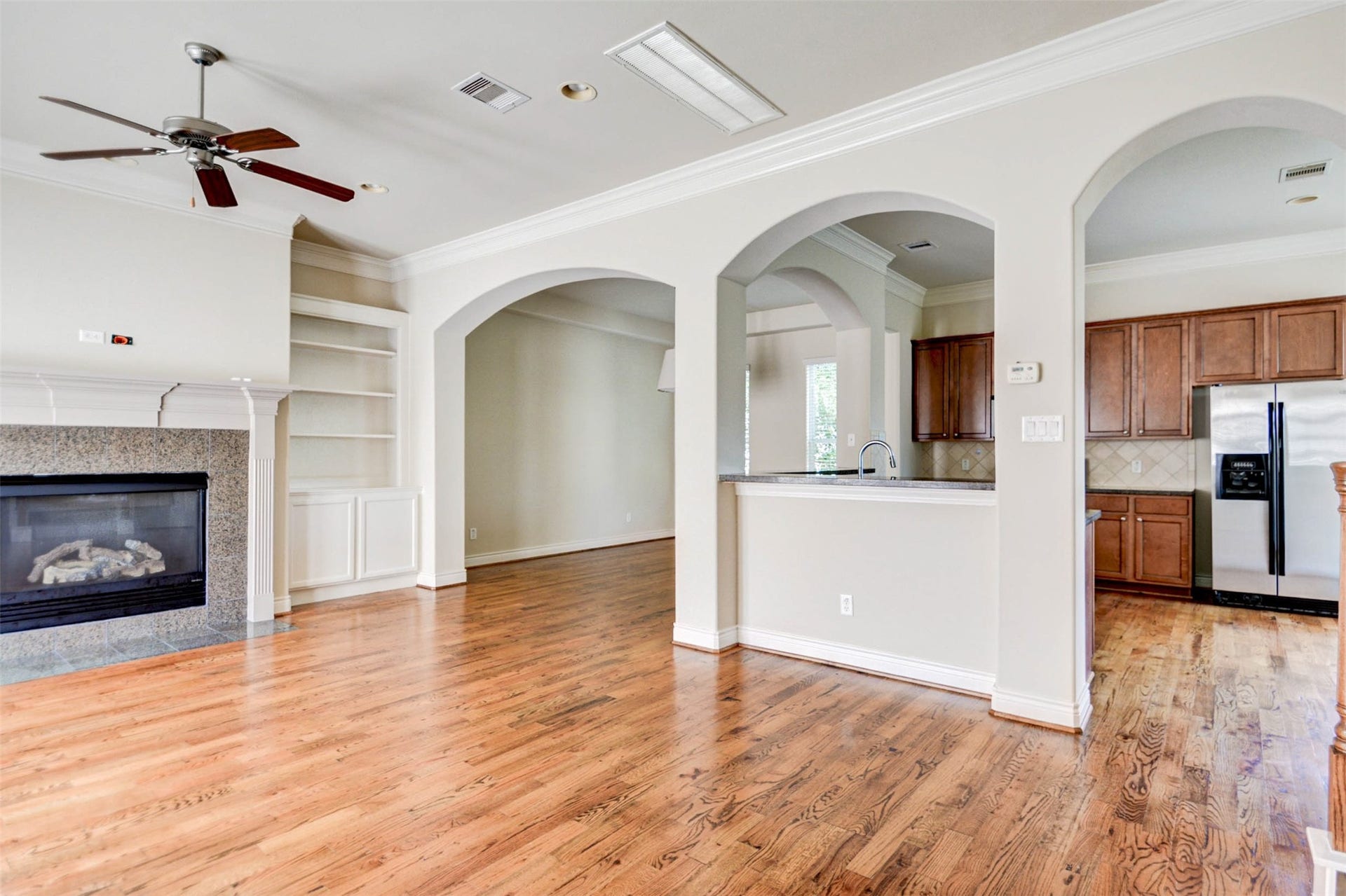 2731 Sherwin Street, Houston, TX 77007 2731 Sherwin Street, Houston, TX 77007