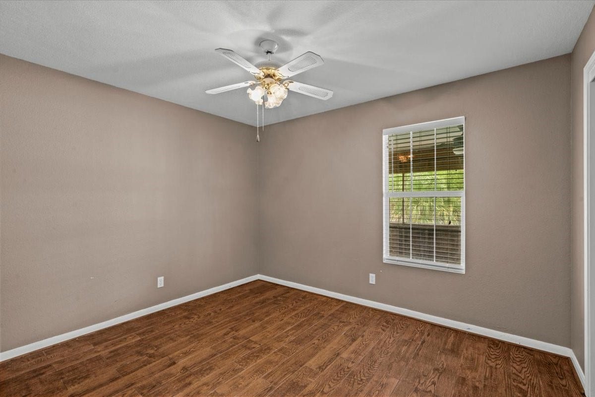 7228 Avenue R, Santa Fe, TX 77510 Secondary bedroom #2
