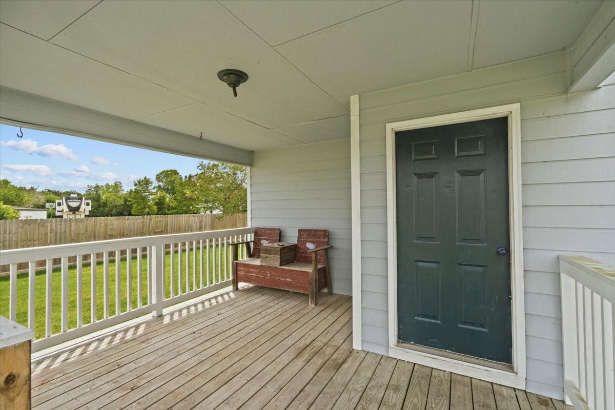 7228 Avenue R, Santa Fe, TX 77510 Front door and covered porch area.