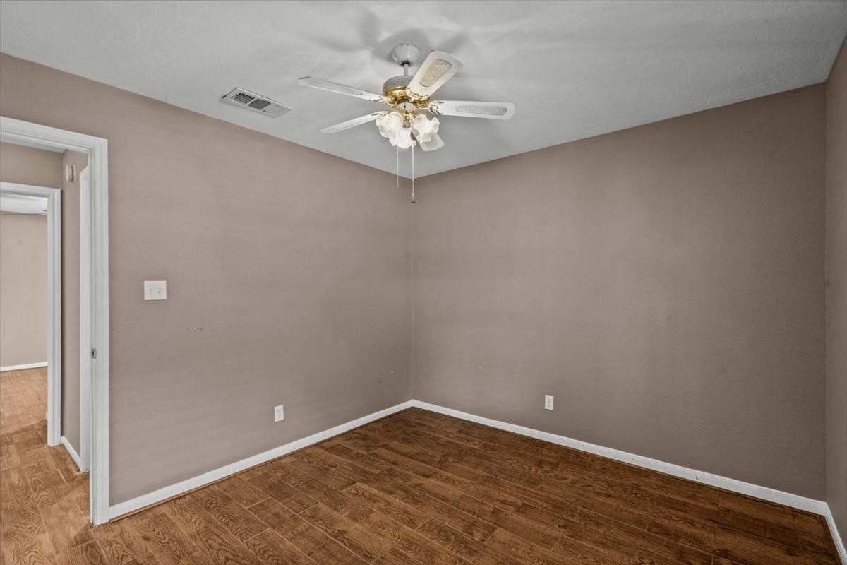 7228 Avenue R, Santa Fe, TX 77510 Secondary bedroom #2