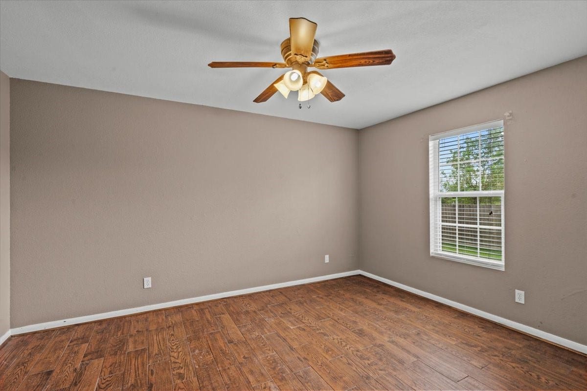 7228 Avenue R, Santa Fe, TX 77510 Secondary bedroom #1
