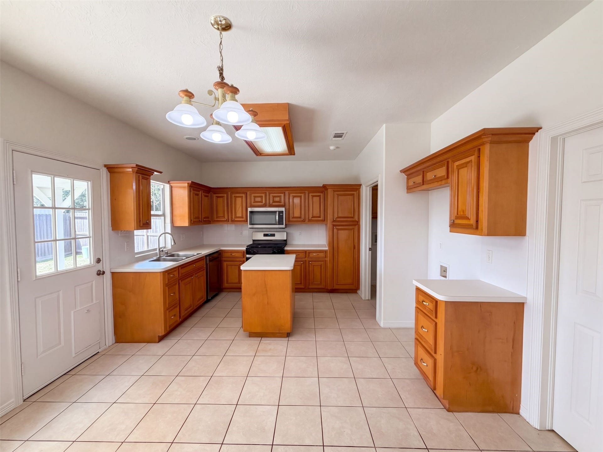 5002 Misty Lane, Pasadena, TX 77505