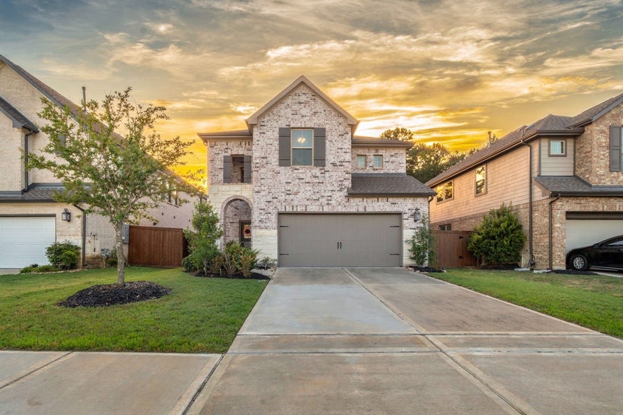 Property photo for 7111 Winterberry Glen Lane, Katy, TX