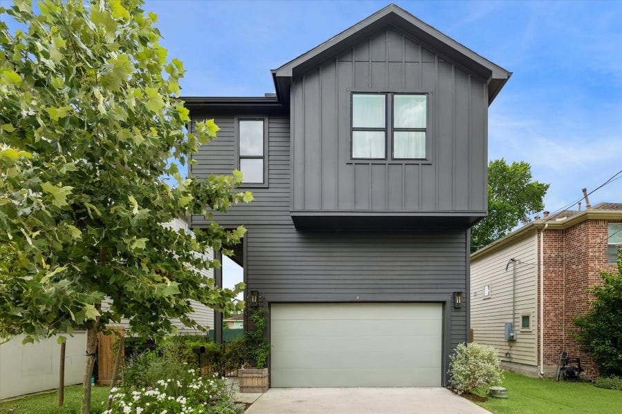 Property photo for 810 E 39th Street, Houston, TX