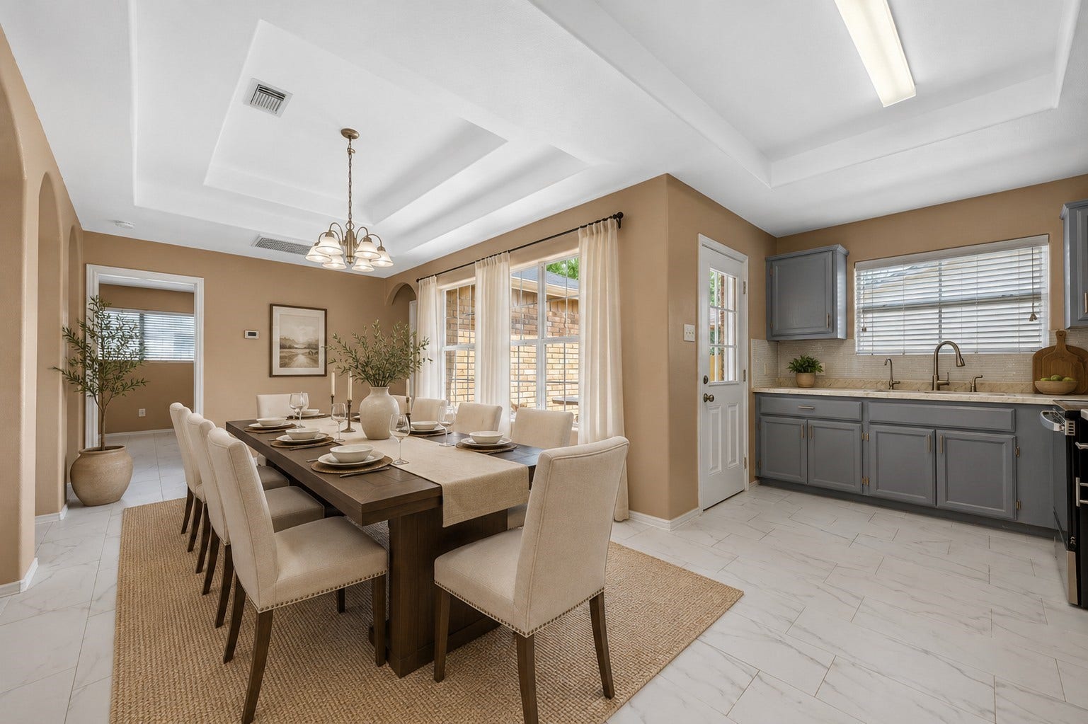 Warm Open-Plan Dining and Kitchen