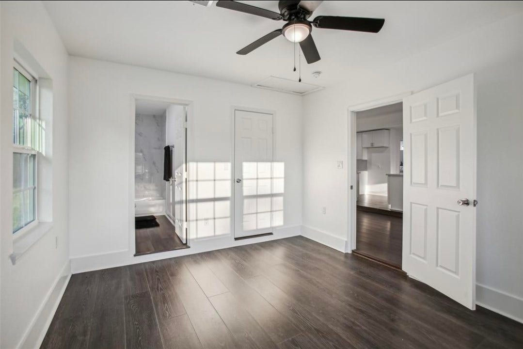105 Lee Drive, La Marque, TX 77568 View of primary bedroom with natural light