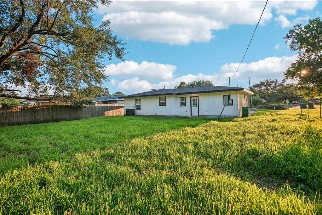 105 Lee Drive, La Marque, TX 77568 105 Lee Drive, La Marque, TX 77568