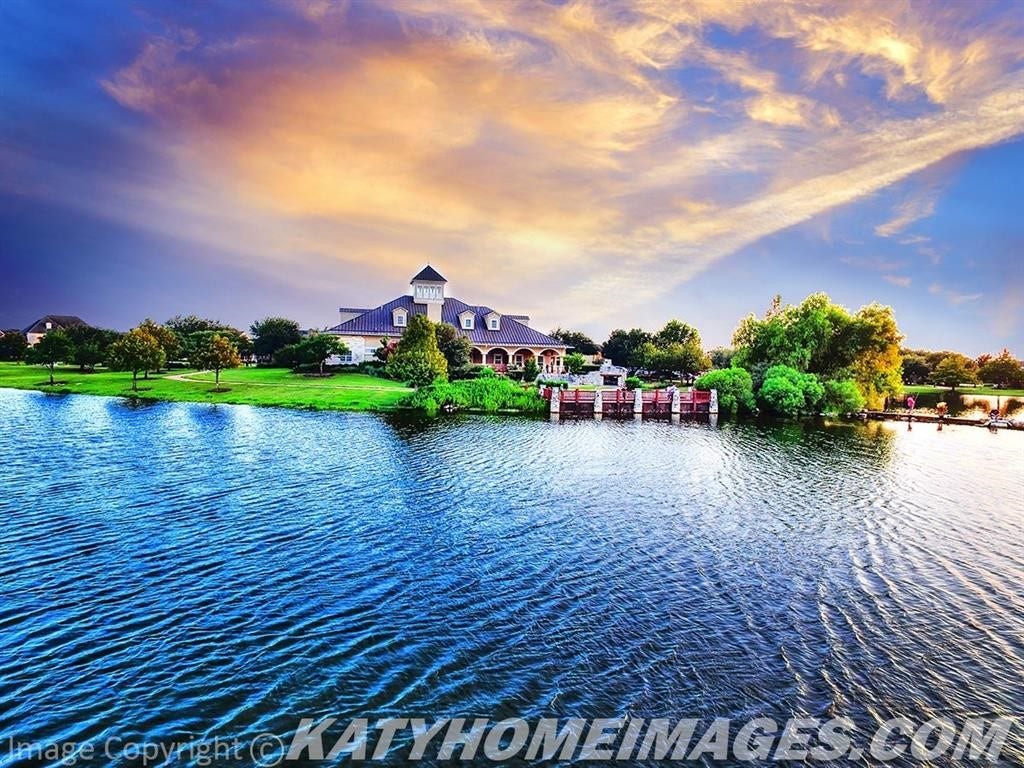 The Master Planned Community of Firethrone. Beautiful views throughout the Neighborhood.