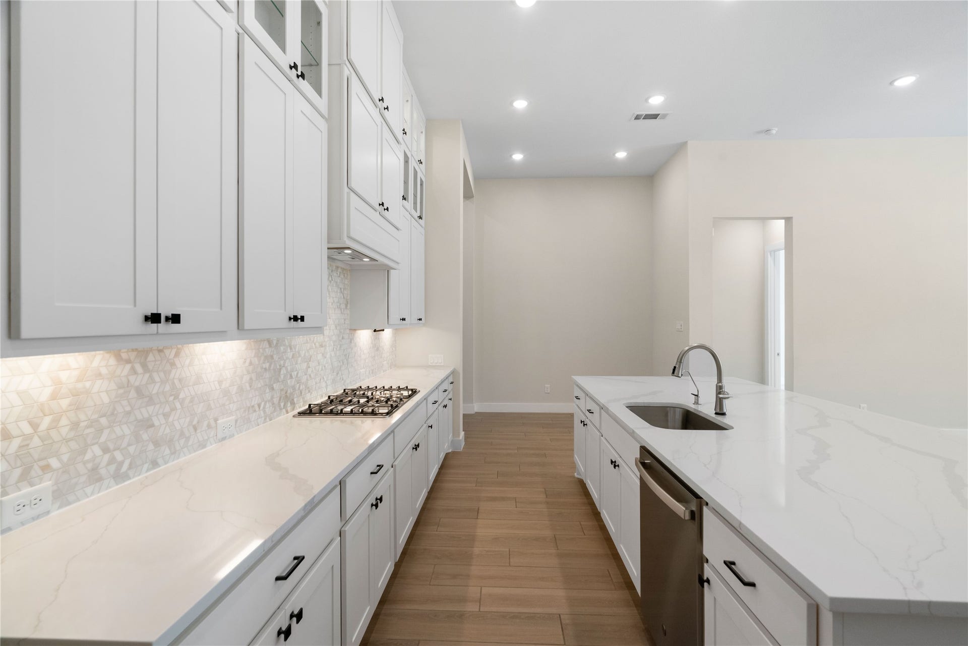28058 Willow Glen Drive, Spring, TX 77386 28058 Willow Glen Drive, Spring, TX 77386